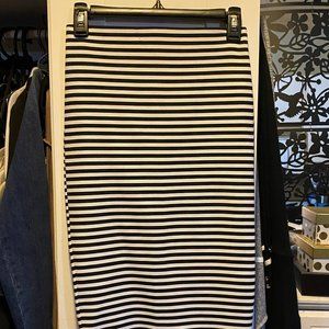 Forever 21 Black & White Striped Pencil Skirt- (S)